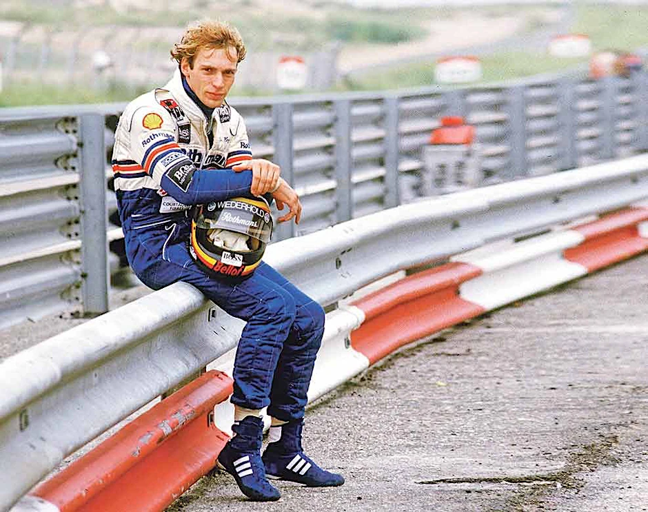 Stefan Bellof posiert lässig im Frühjahr 1985 auf einer Leitplanke. Wenige Monate später ist er tot.