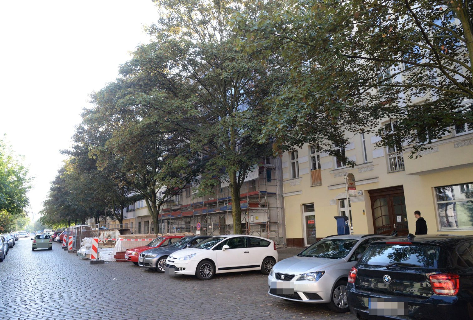 Das Haus in der Kopenhagener Straße wird seit geraumer Zeit saniert.
