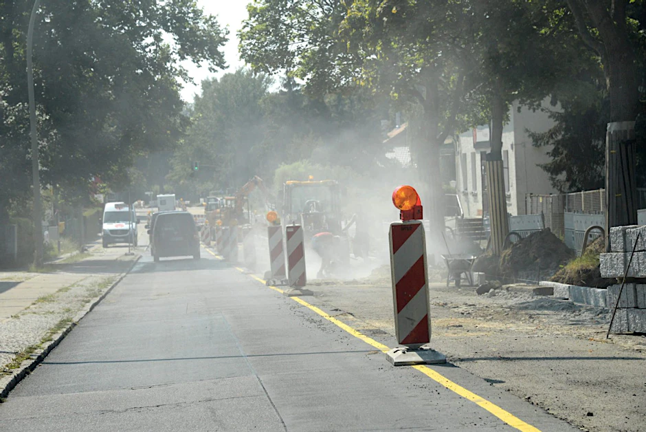 Die Kladower Straße ist durch die Baustelle nur gen Süden befahrbar. Wer gen Norden will, hat ein Problem.