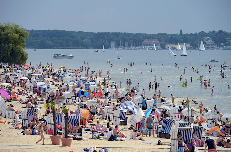 Hochkonjunktur im Strandbad Wannsee.