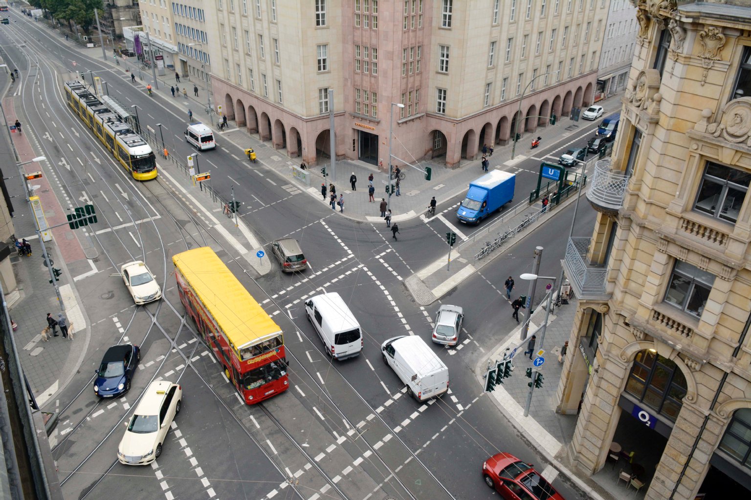 Invalidenstraße/Chausseestraße Berlins bekloppteste Kreuzung