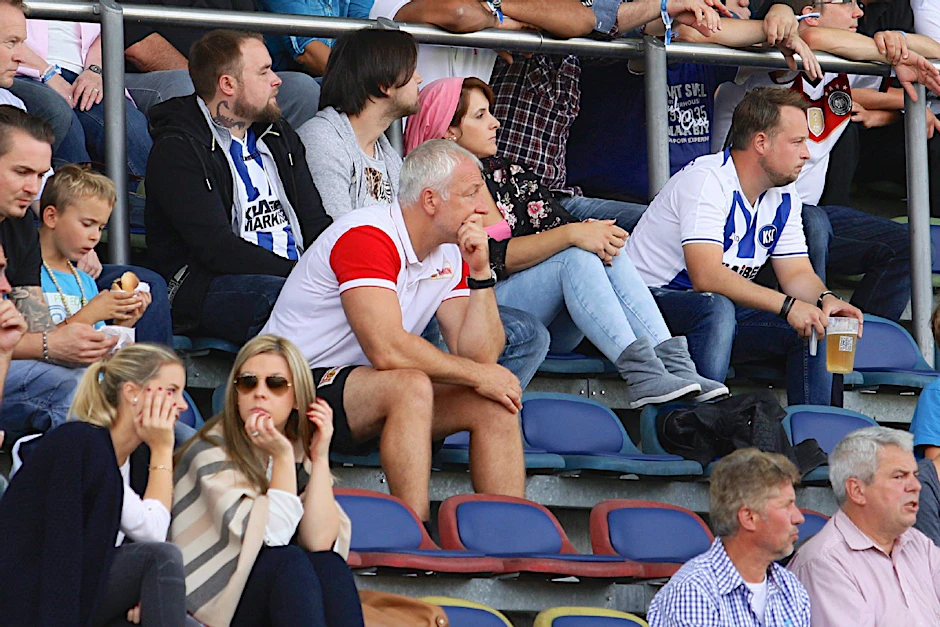 André Hofschneider auf der Tribüne.