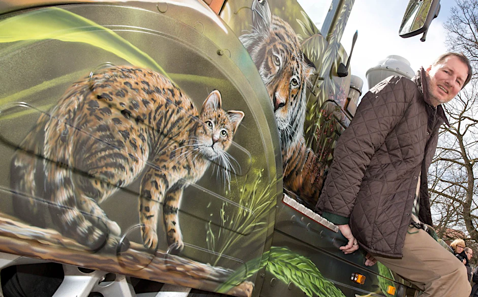 Zoo-Chef Andreas Knieriem kämpft für einen attraktiveren Tierpark. Als erstes schaffte er diese Bimmelbahn für 256000 Euro an.