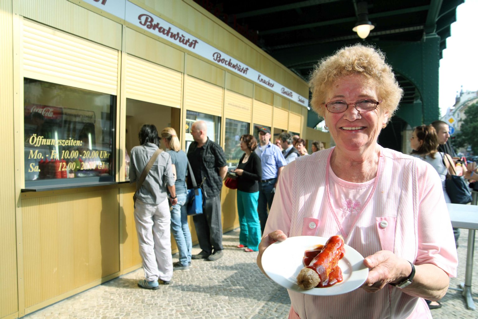 Damen vom Grill: Waltraud Ziervogel...