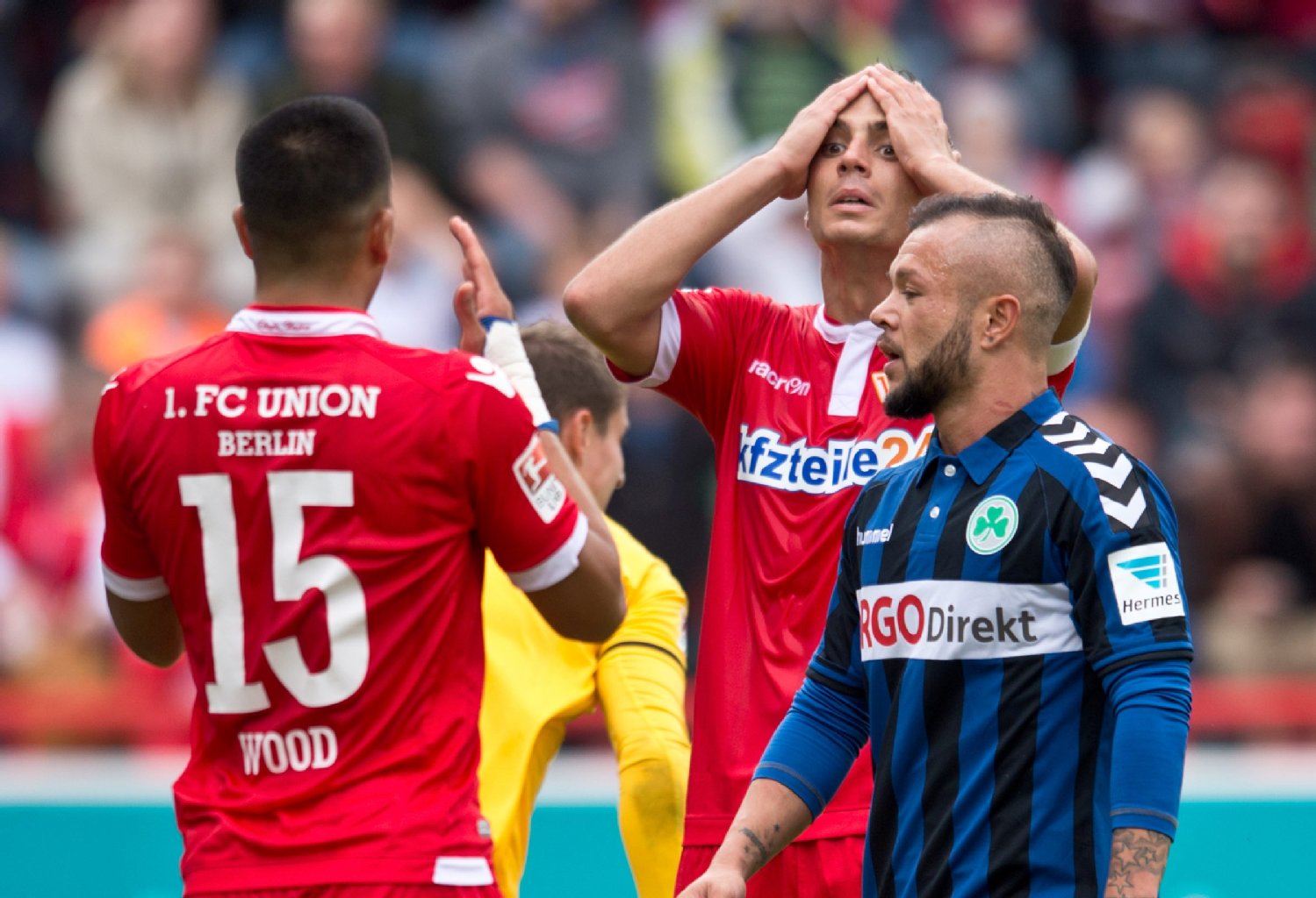 Bobby Wood und Damir Kreilach können es nicht fassen: Torchance vergeben!