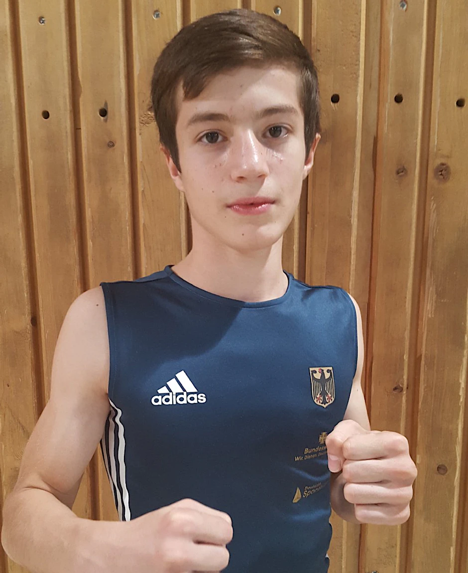 Hamsat Shadalow ...