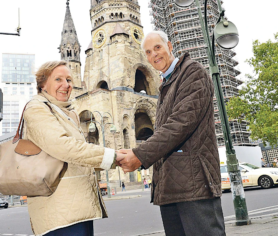 Carsten Warnholtz (78) und seine Frau Ilse (73) sind unendlich dankbar, dass sie sich noch haben. Sie genießen jede Minute ihres Lebens, denn beide wissen, wie schnell es plötzlich vorbei sein kann.