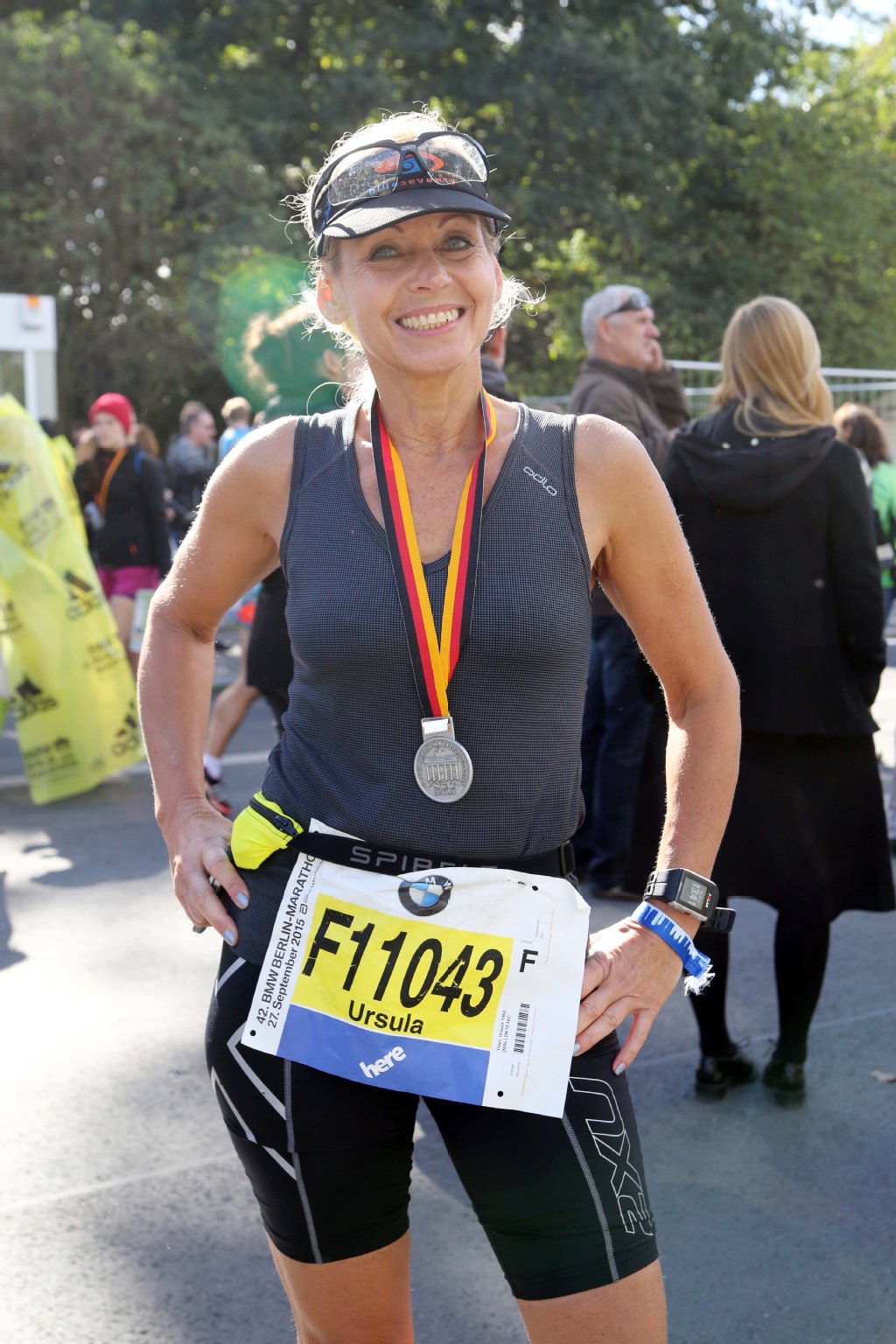 Mit einer Bestzeit von 3 Stunden und 45 Minuten kam Ursula Thiel (55) aus Stuttgart ins Ziel und gesteht: „Bei Kilometer 30 hatte ich einen Hänger. Doch das Publikum, die Bands und Trommler haben mich motiviert, weiterzulaufen.“