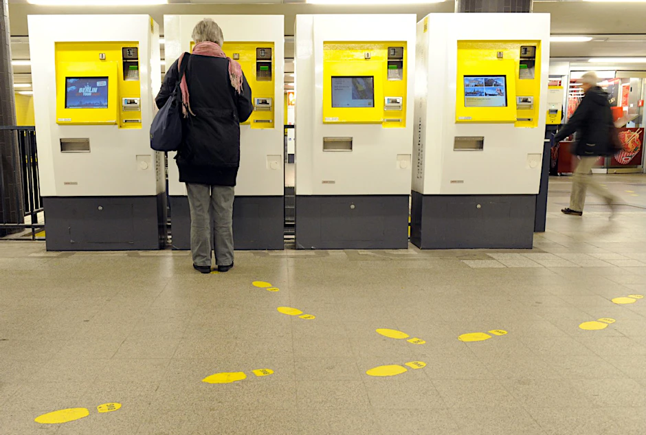Ab 2016 soll es an den Automaten für Monatskarten teurer werden.