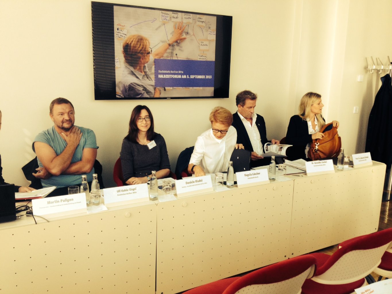 Presse-Konferenz mit Baudirektorin Lüscher.