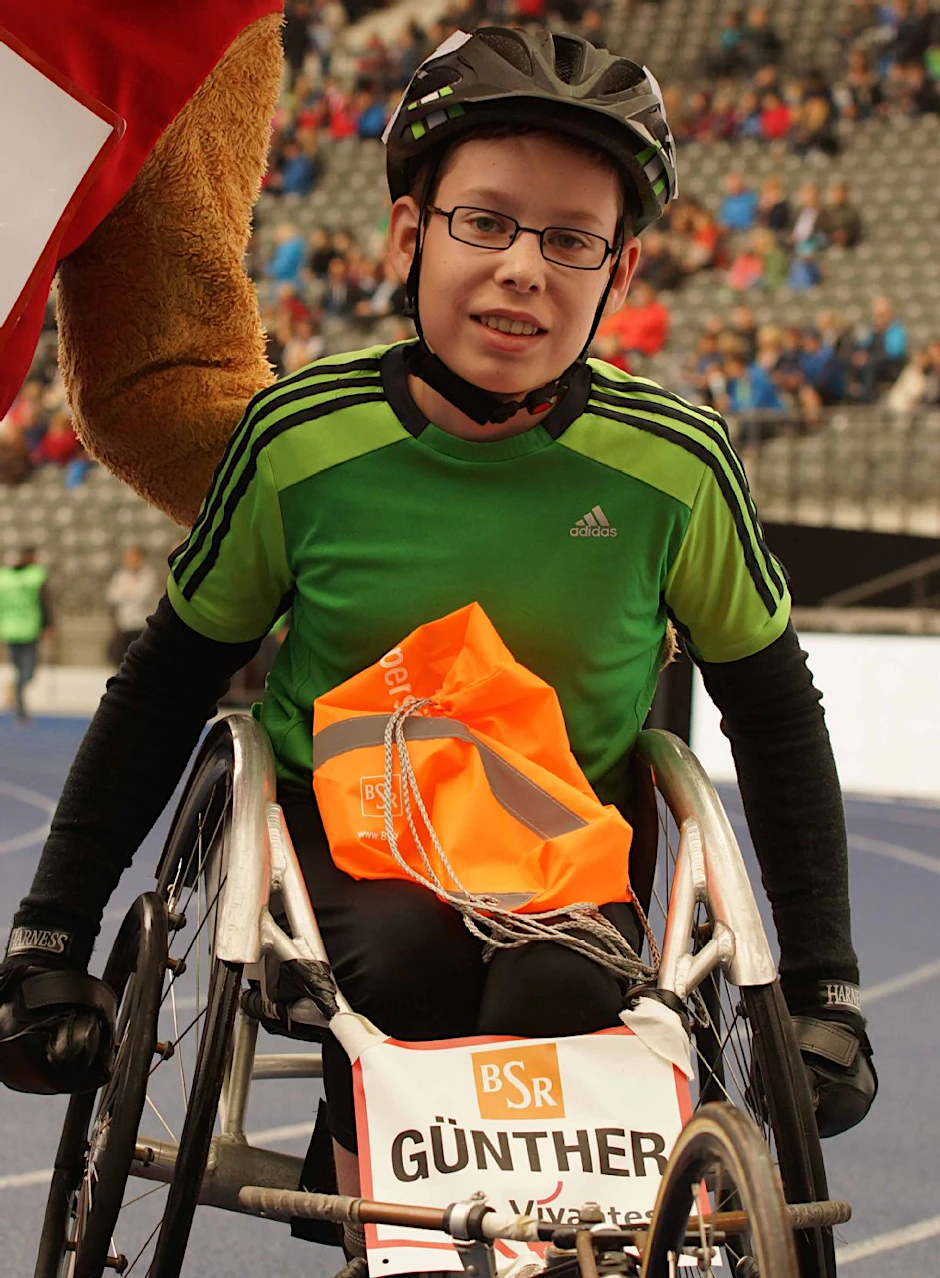 Schon zum dritten Mal durfte Jannes Günther (12) beim Istaf starten, trat beim Rollstuhlschnellfahren gegen zum Teil doppelt so alte Gegner an.