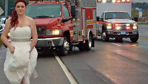 Image - Von Hochzeit zu Unfall : Frau rast im Brautkleid zum Rettungseinsatz
