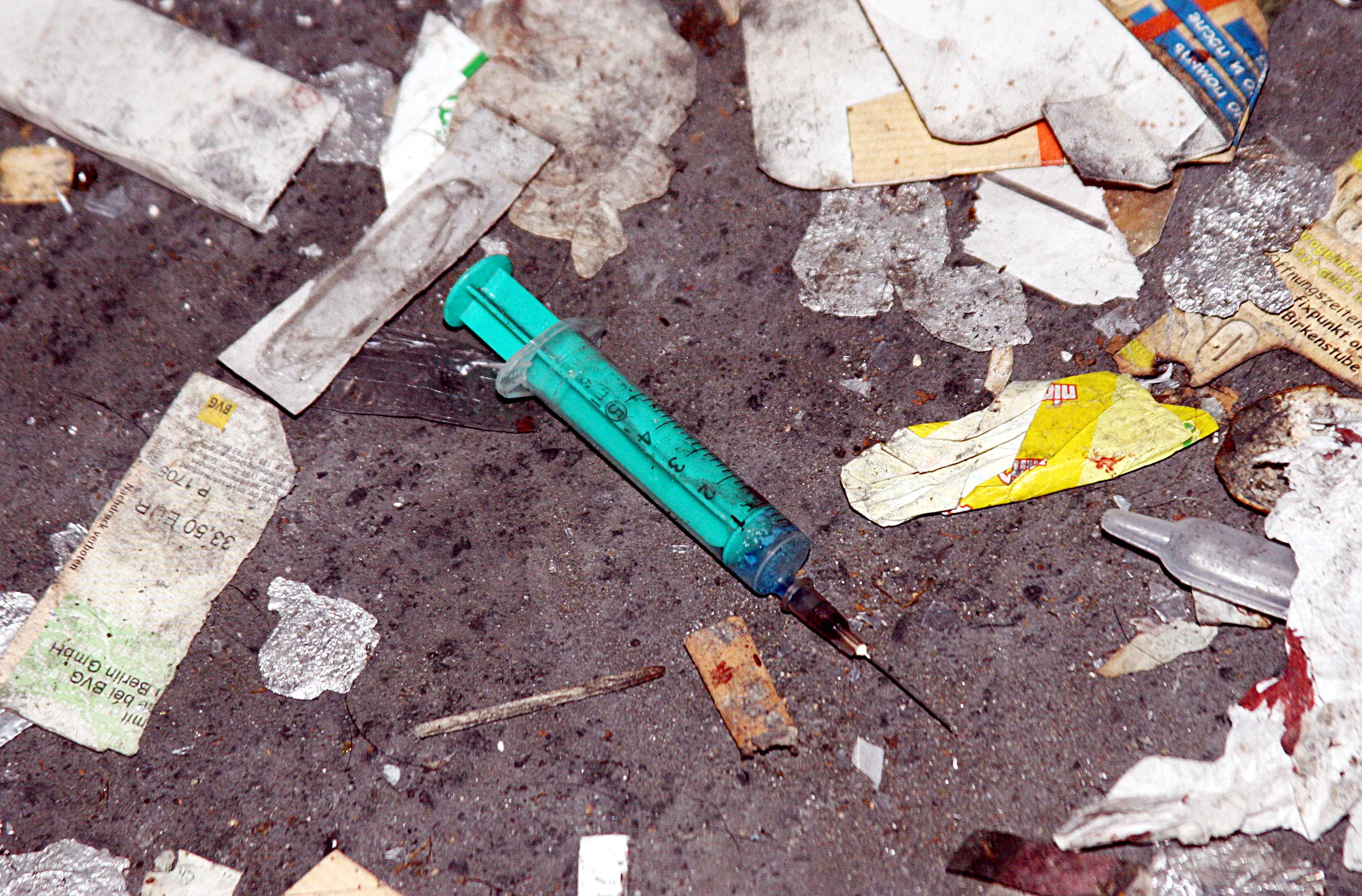 Weggeworfene Spritzen – so sehen die Dreckecken dort aus.