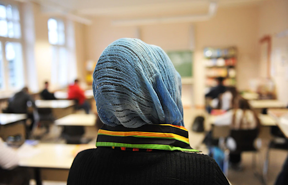 Das Tragen von Kopftüchern können Arbeitgeber muslimischen Mitarbeiterinnen künftig untersagen.