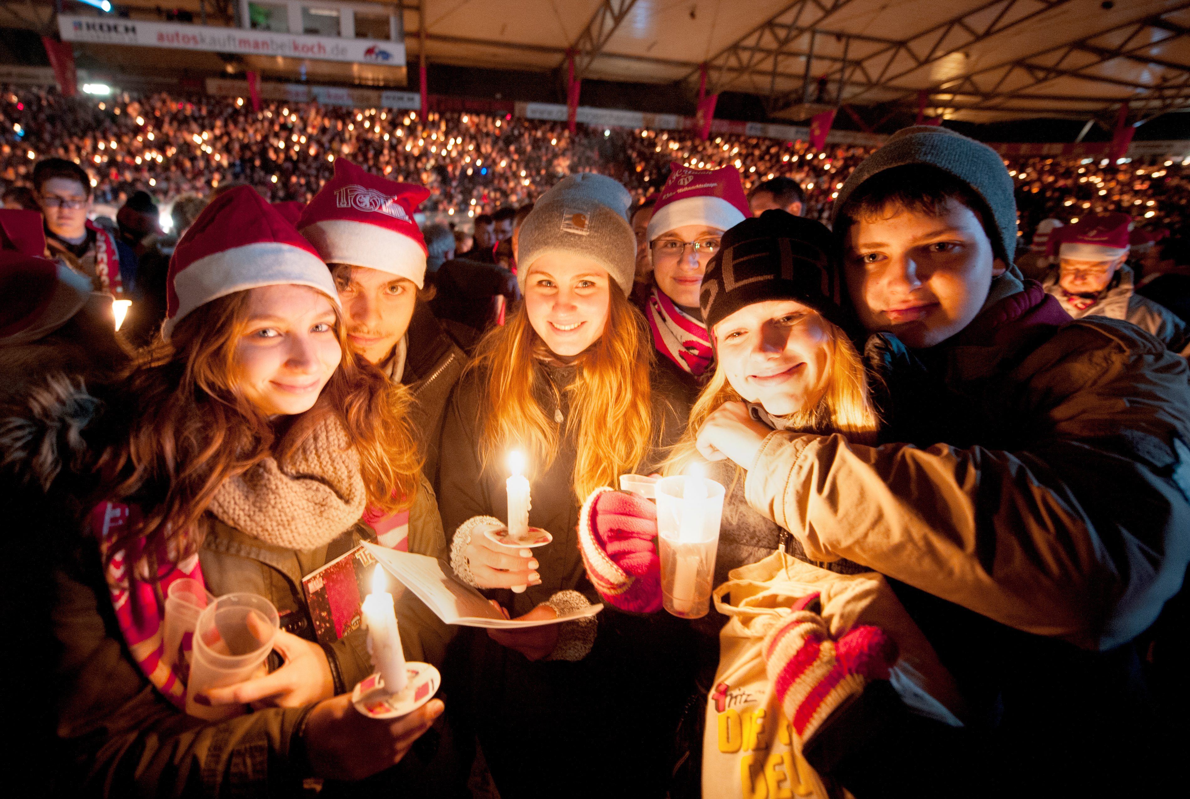 Das Original ist aber immer noch am schönsten: Unioner beim Weihnachtssingen 2014.
