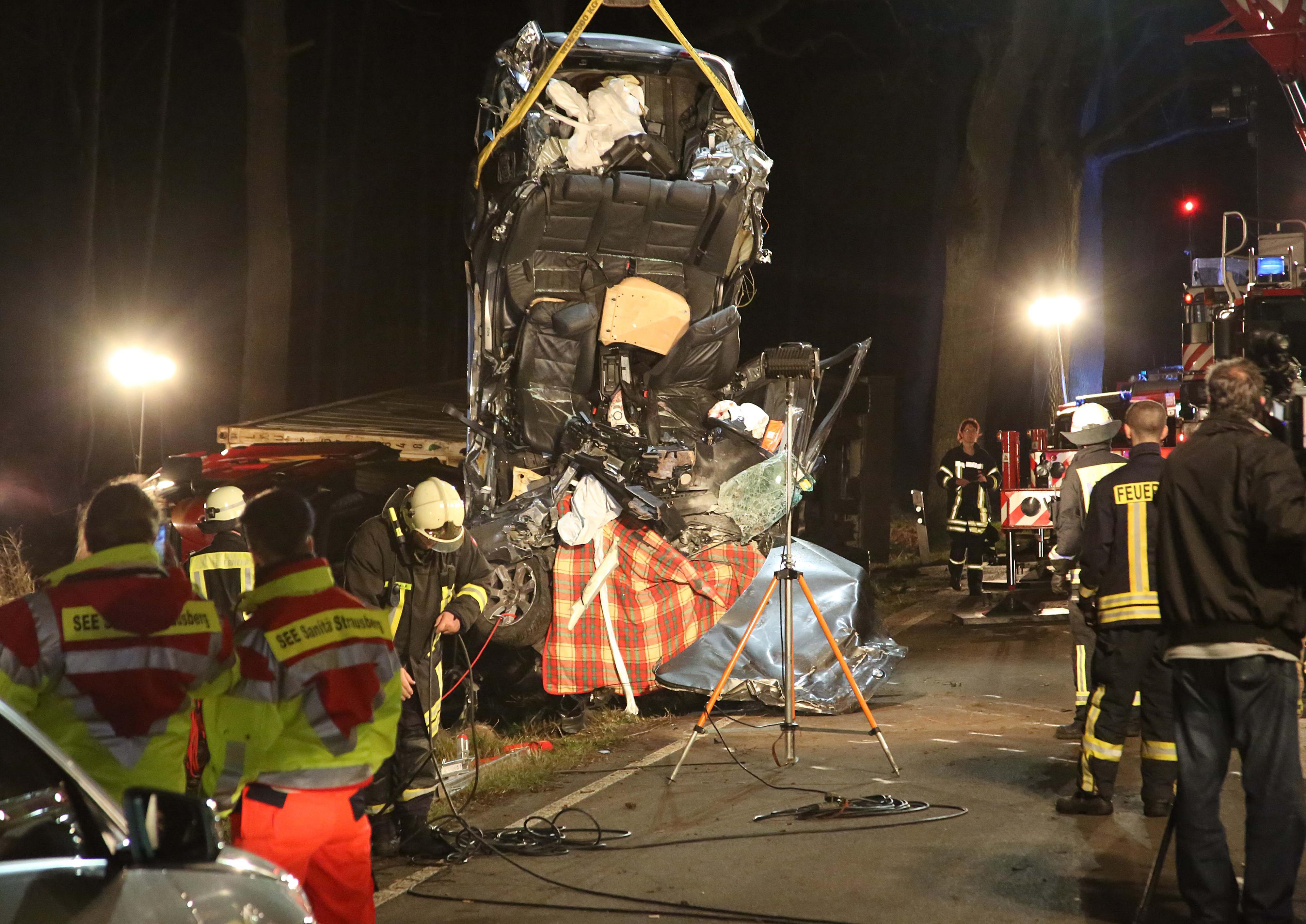 Der Unfall legte das Innere des BMW bloß, die Insassen hatten keine Chance.
