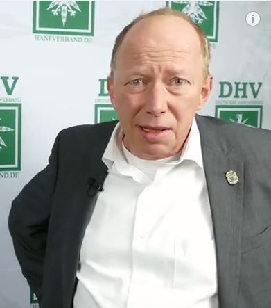 Image - Richter„Knallhart“ durchgeknallt?: Er ruft die Kiffer zum Aufstand auf