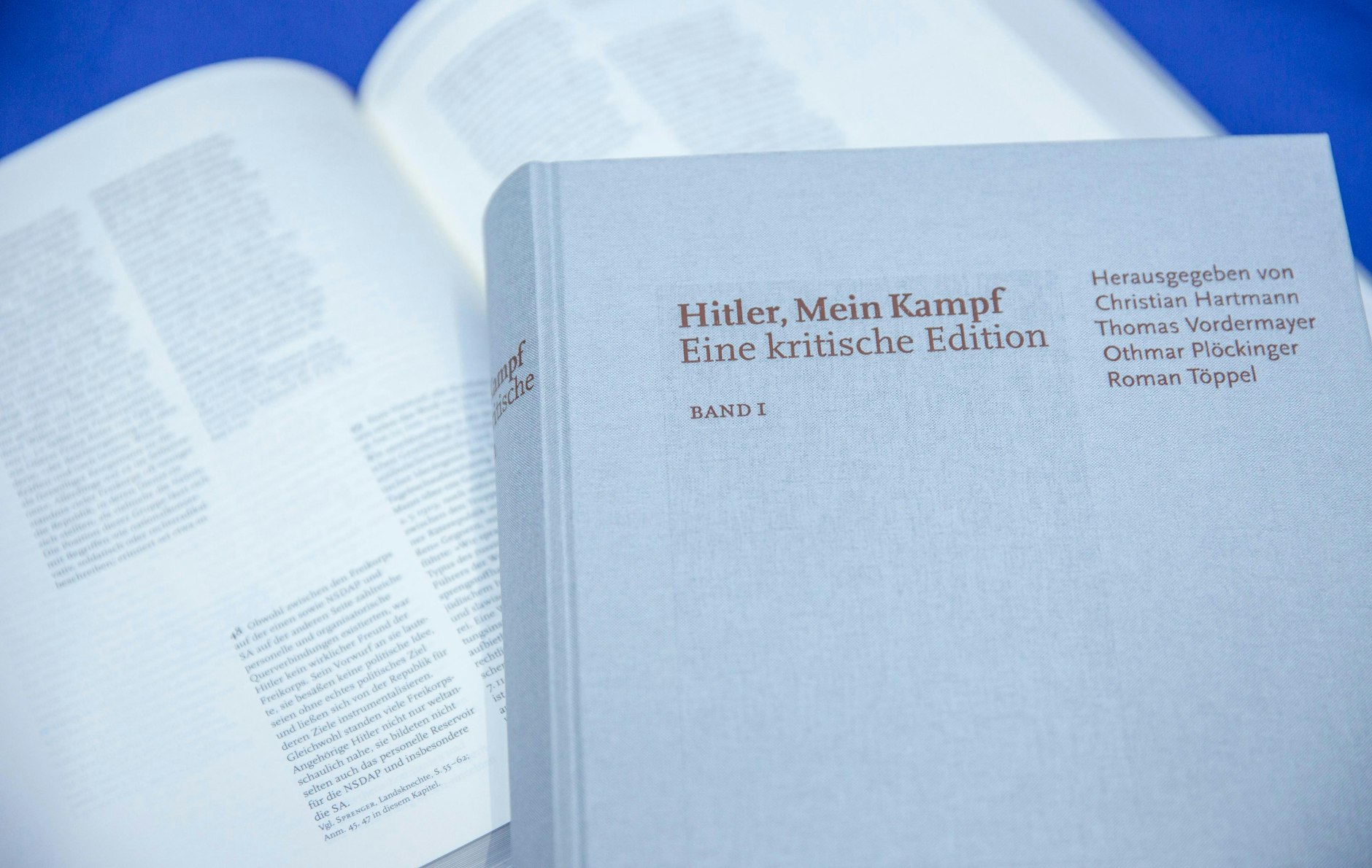 Hitler Mein Kampf Eine Kritische Edition Hitler-Buch: Neuauflage von „Mein Kampf“ erscheint und ist schon vergriffen