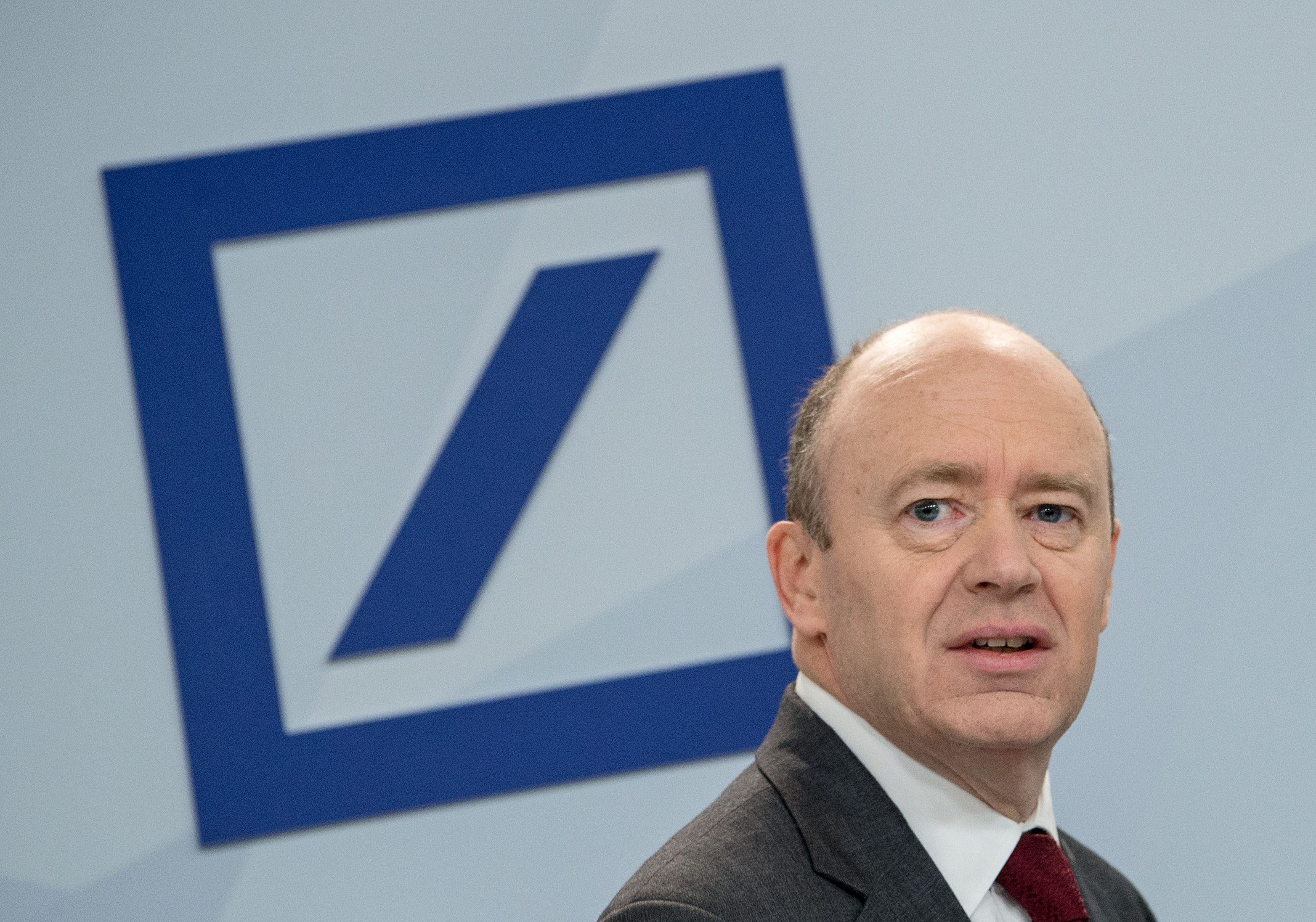 Image - Deutsche-Bank-Chef John Cryan in Davos: Sollte man Bargeld abschaffen?
