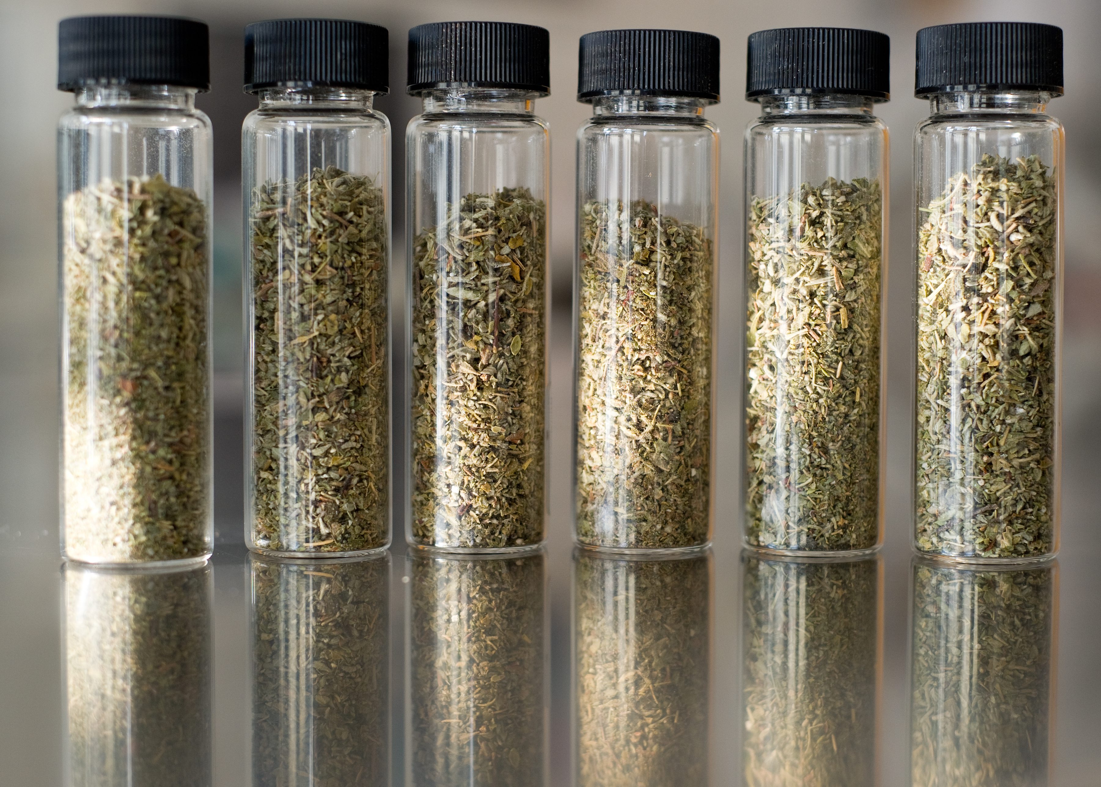 Image - Gefährlich verharmlost!: Kräuter-Drogen vergiften 16 Freunde