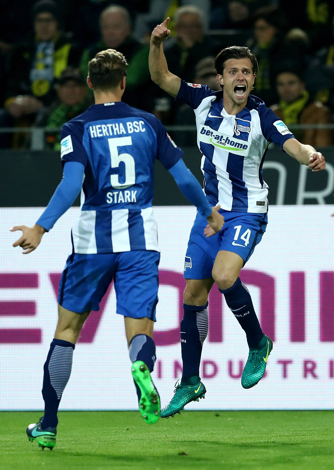 Image - Platz 2 behauptet: Stocker-Schocker: Erst Tor, dann Rot!