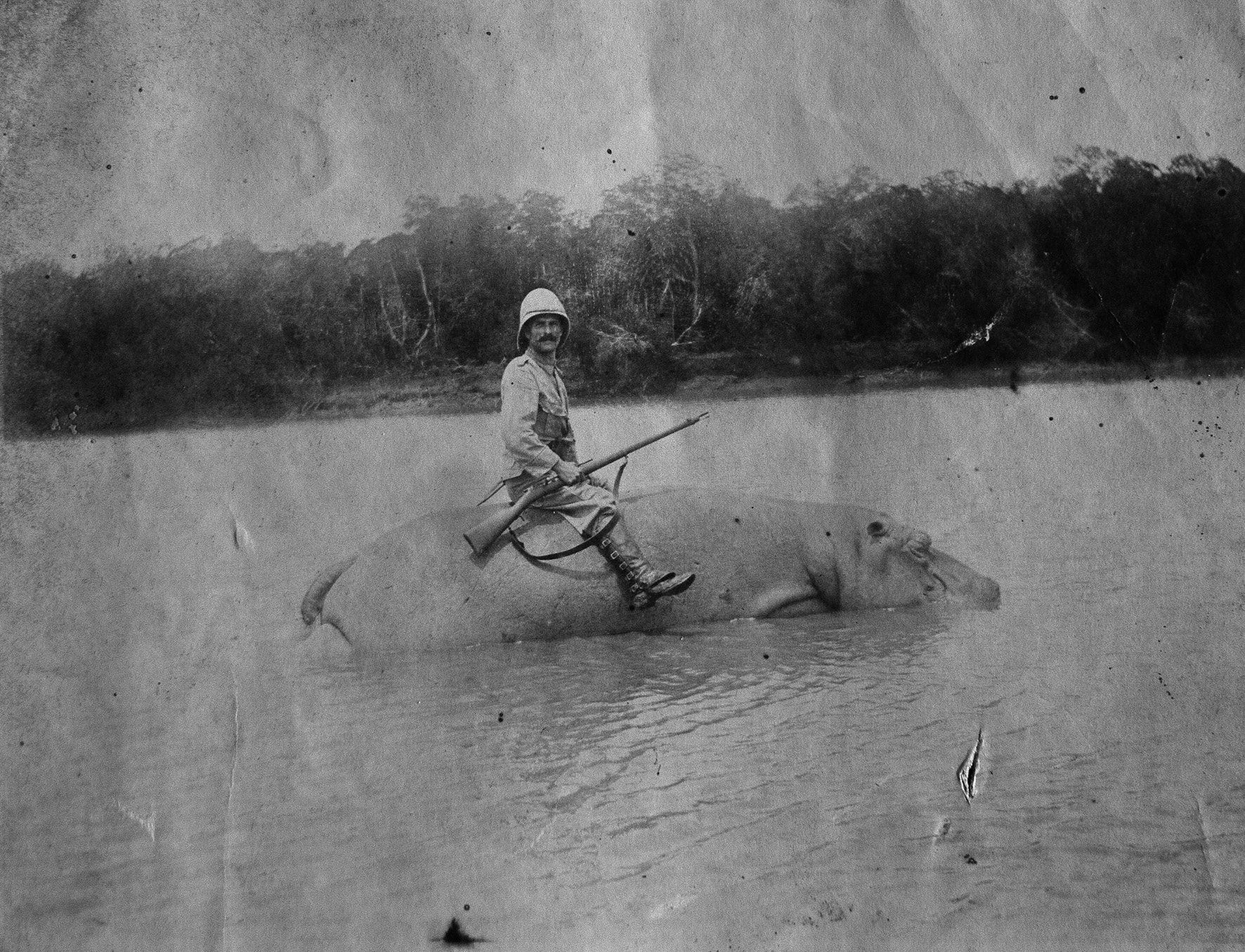 Image - Auf Spurensuche: Der Tag, an dem ich Uropa auf einem Flusspferd fand