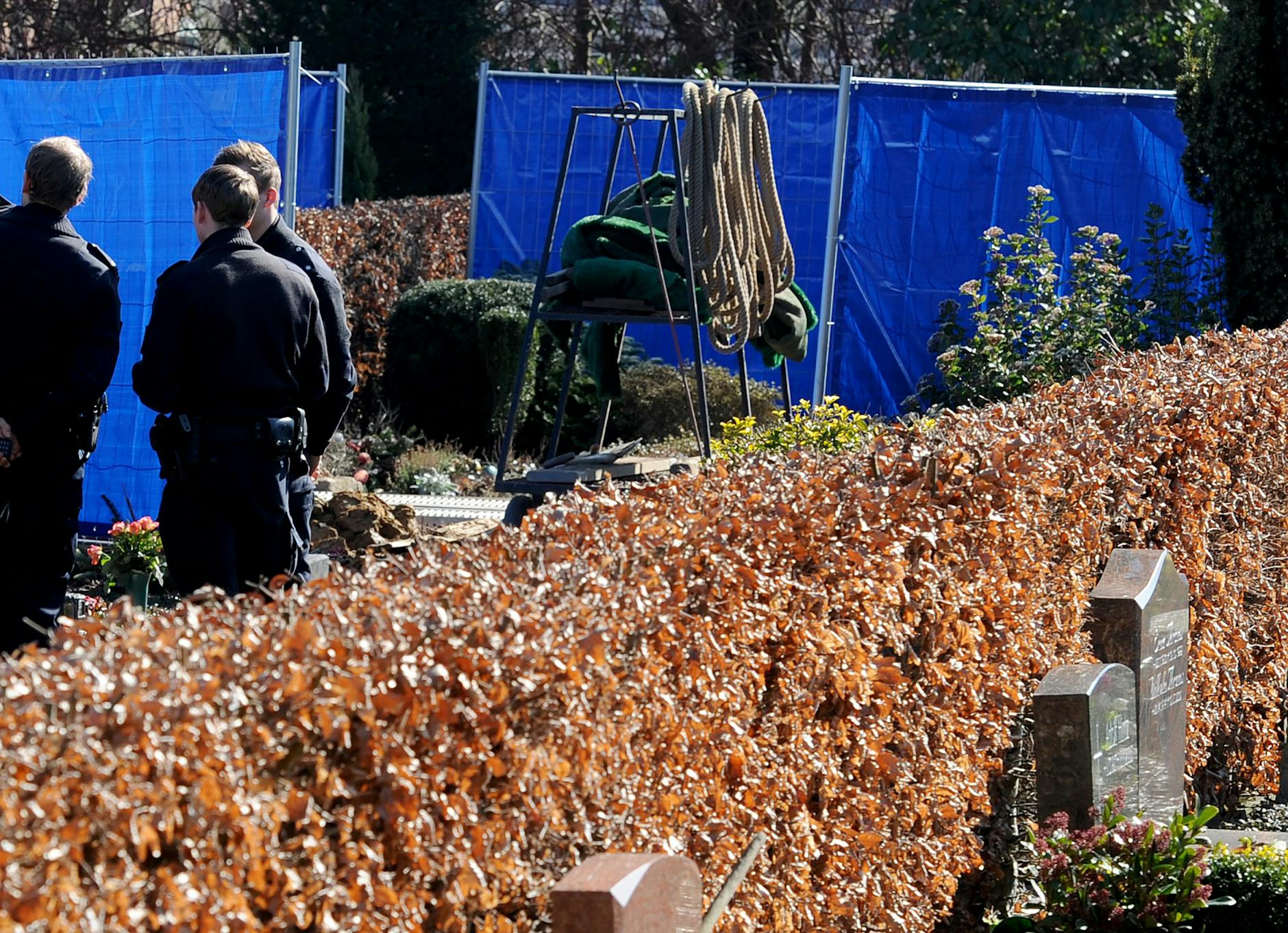 Todespfleger Niels H.: Exhumiert die Polizei 200 Leichen?