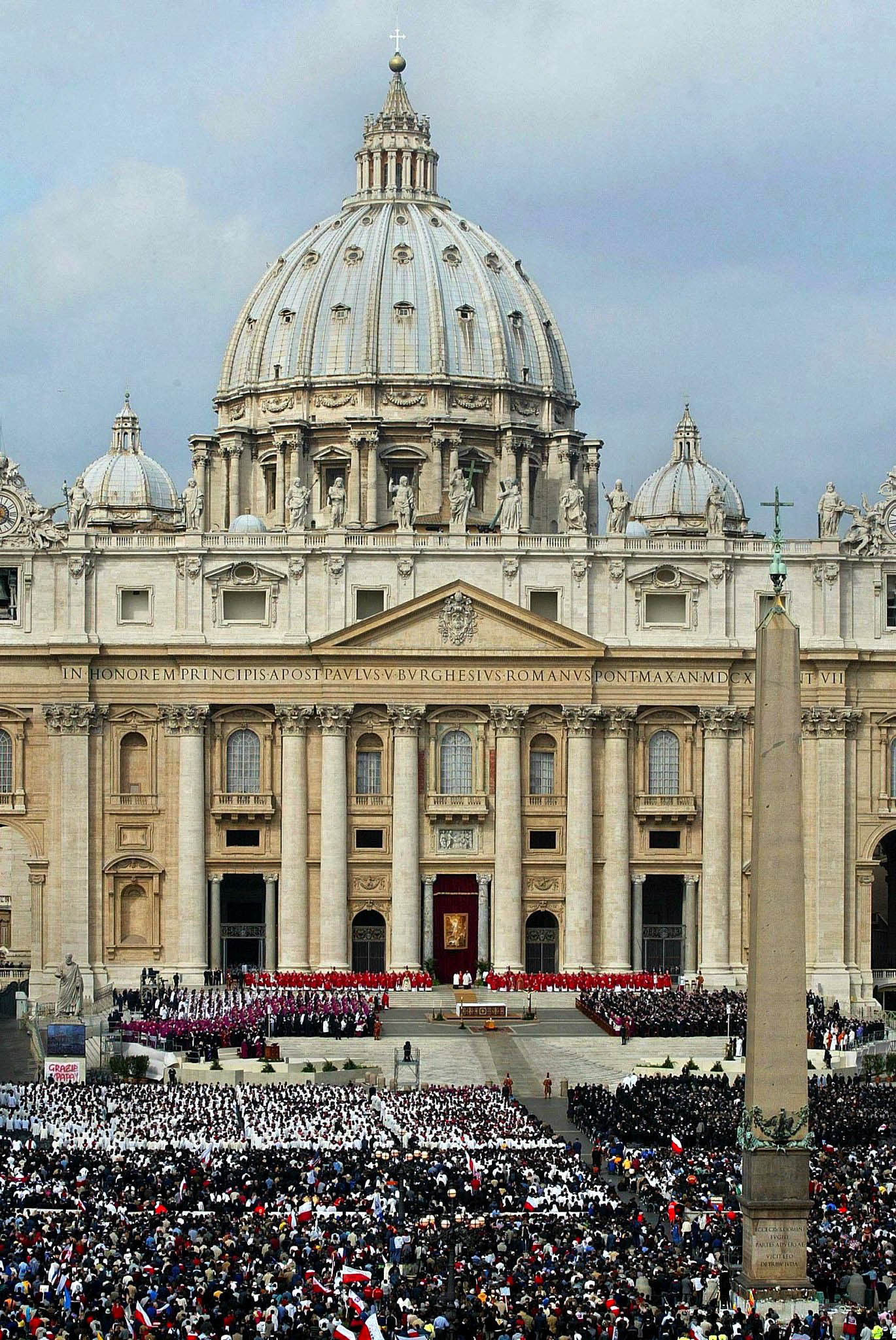 Enthüllt: Liebschaften, Seilschaften und  die Schwulen-Lobby im Vatikan