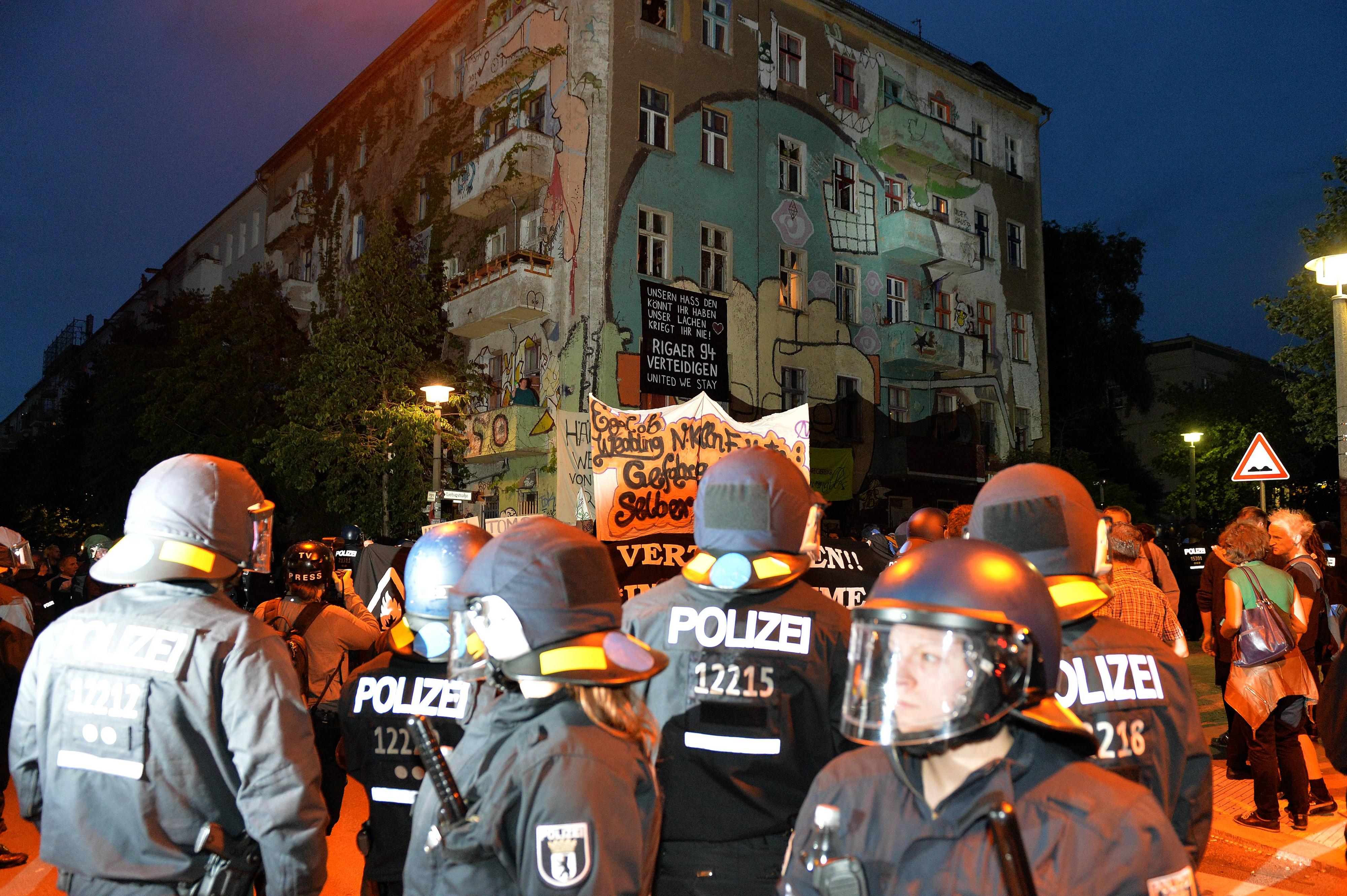 Neue Vorwürfe Gegen Polizei Berlin Und CDU-Innensenator Frank Henkel ...