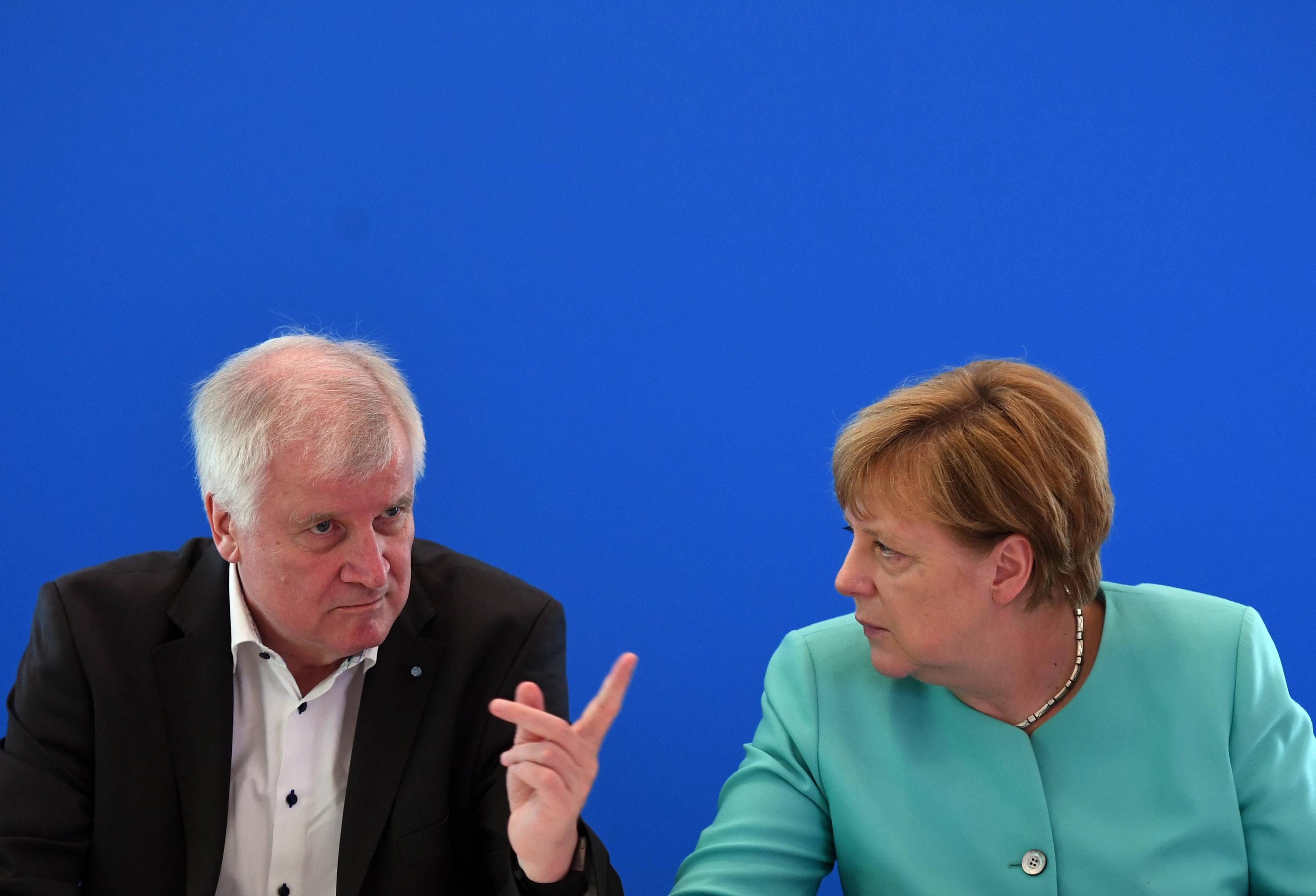 Horst Seehofer (CSU) und Angela Merkel (CDU)