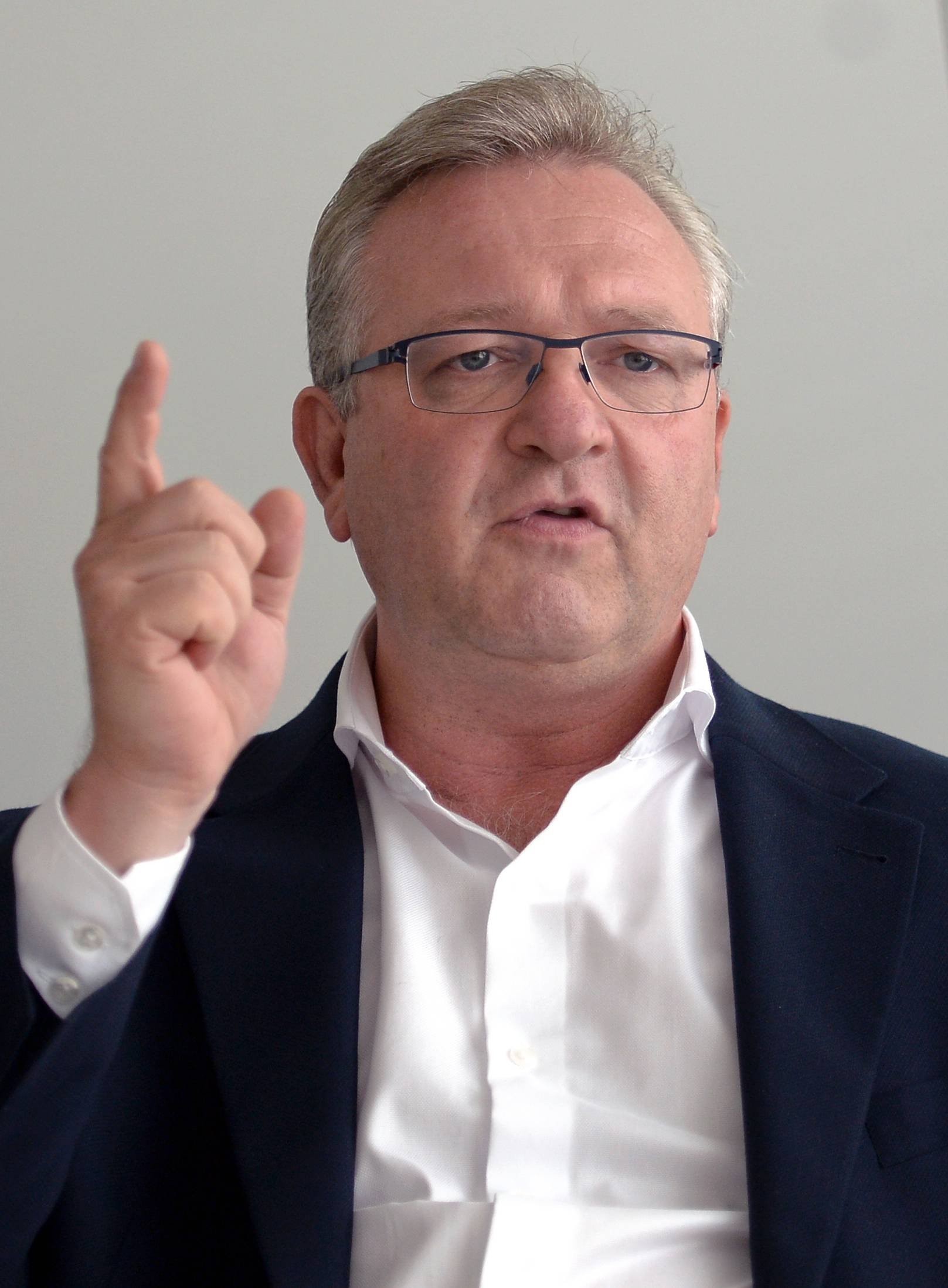 CDU-Chef und Innensenator Frank Henkel liegt mit seiner Partei bei 18 Prozent – zu wenig für eine Fortsetzung von Rot-Schwarz.