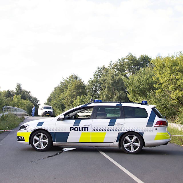 Dänische Insel Fünen: Unbekannte werfen erneut Steinklötze von der Autobahnbrücke, töten damit eine Autofahrerin und verletzen ihren Mann schwer