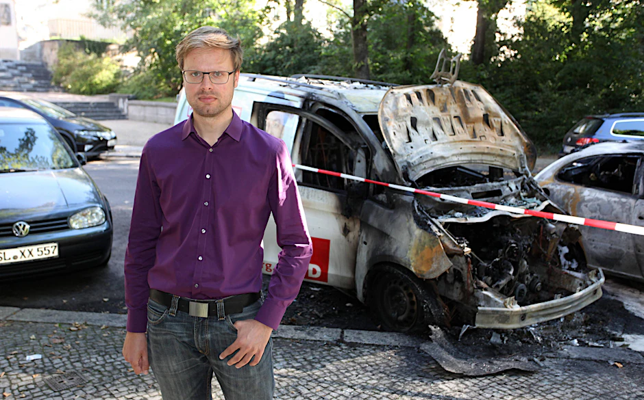 Der Lichtenberger SPD-Kandidat Christian Paulus hatte den Wagen am Vorabend in der Rathausstraße abgestellt.