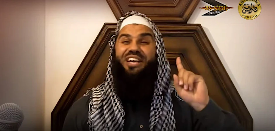 Rund 10000 Menschen folgen dem Salafisten-Prediger Ahmad Abul Baraa auf der Video-Plattform Youtube. Er tritt zudem in einer umstrittenen Moschee in Wedding auf.