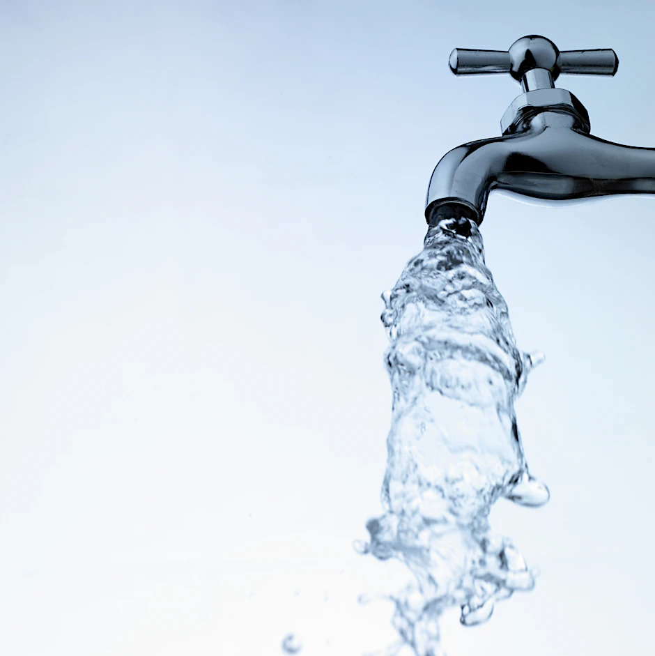 Das Abfüllen von Wasser in Trinkflaschen lassen sich Nestlé & Co. gut bezahlen. 