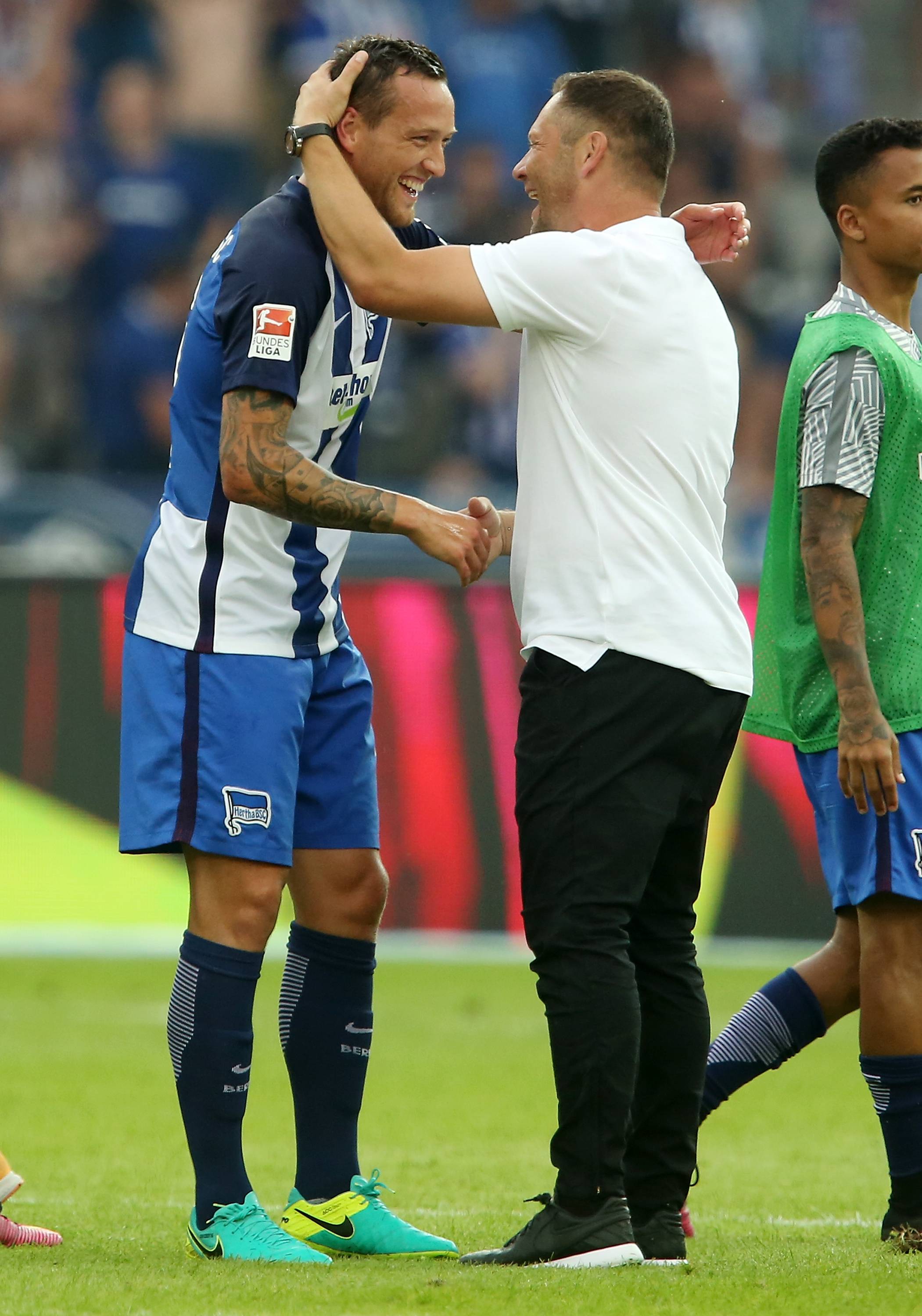 Der Joker und der Trainer nach dem Sieg in einer irren Nachspielzeit.