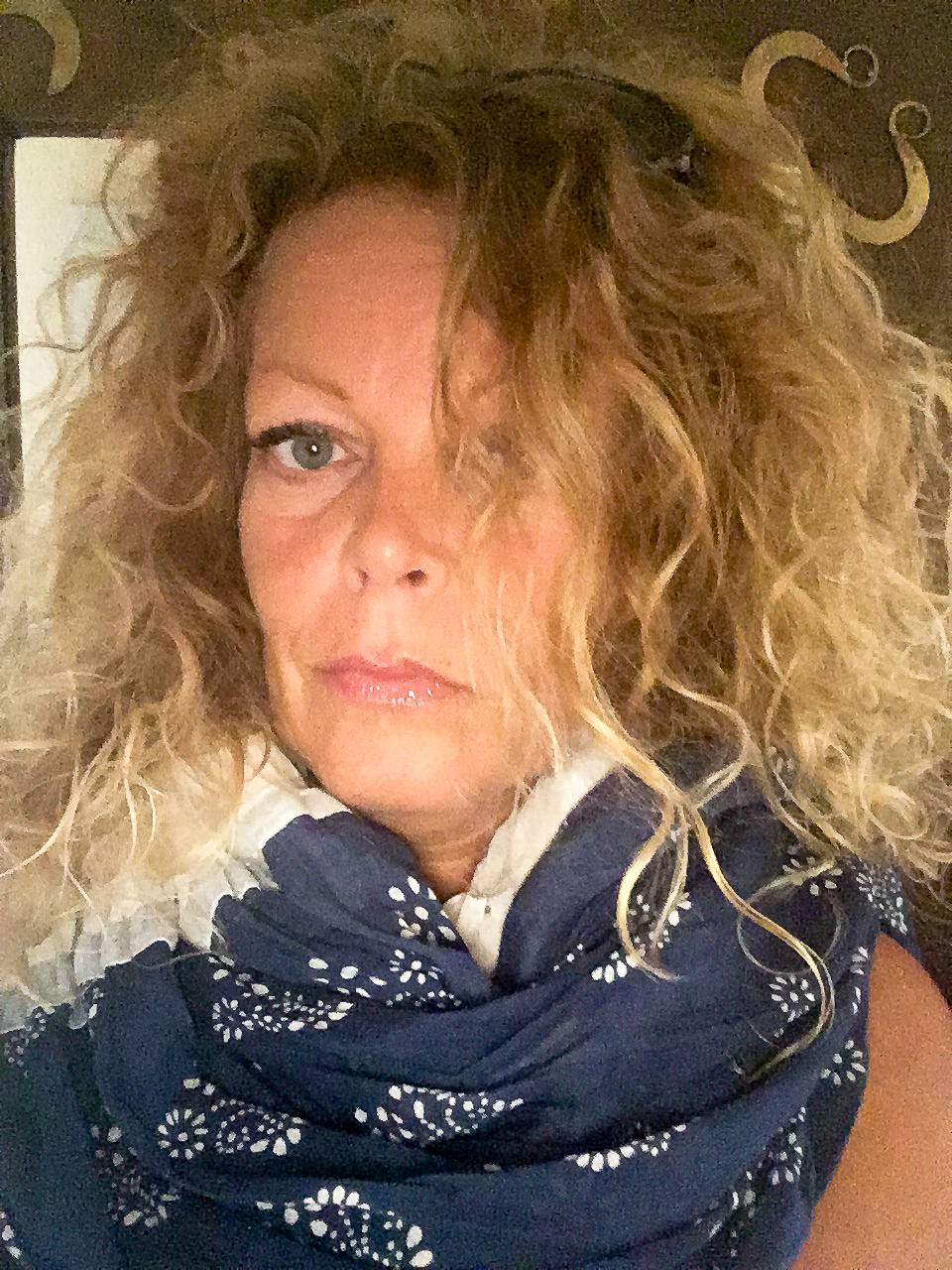Karin Rapps Tochter Kerstin Kolvenbach sucht noch heute nach Antworten und Hilfe und fühlt sich oft damit alleingelassen.  