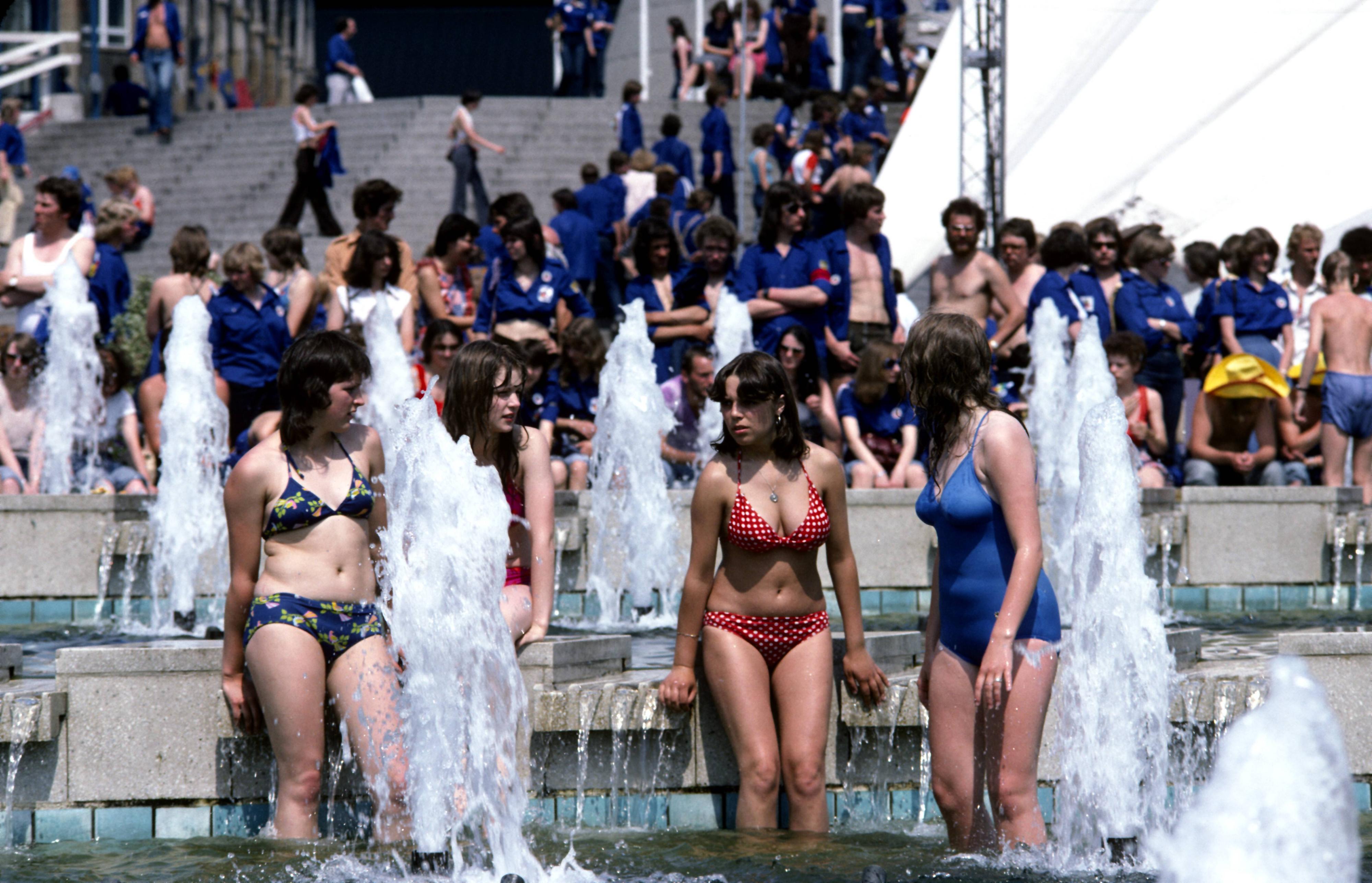 Image - Sex, Drugs & Panzer in Ostberlin: So feierte die DDR in den Achtzigern