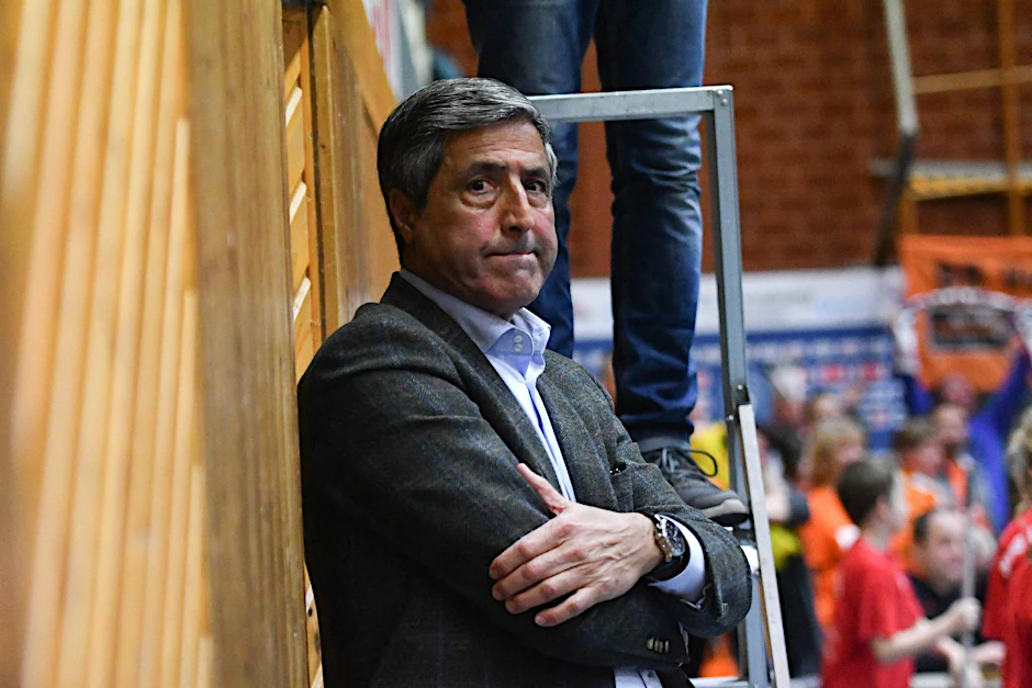Manager Kaweh Niroomand.