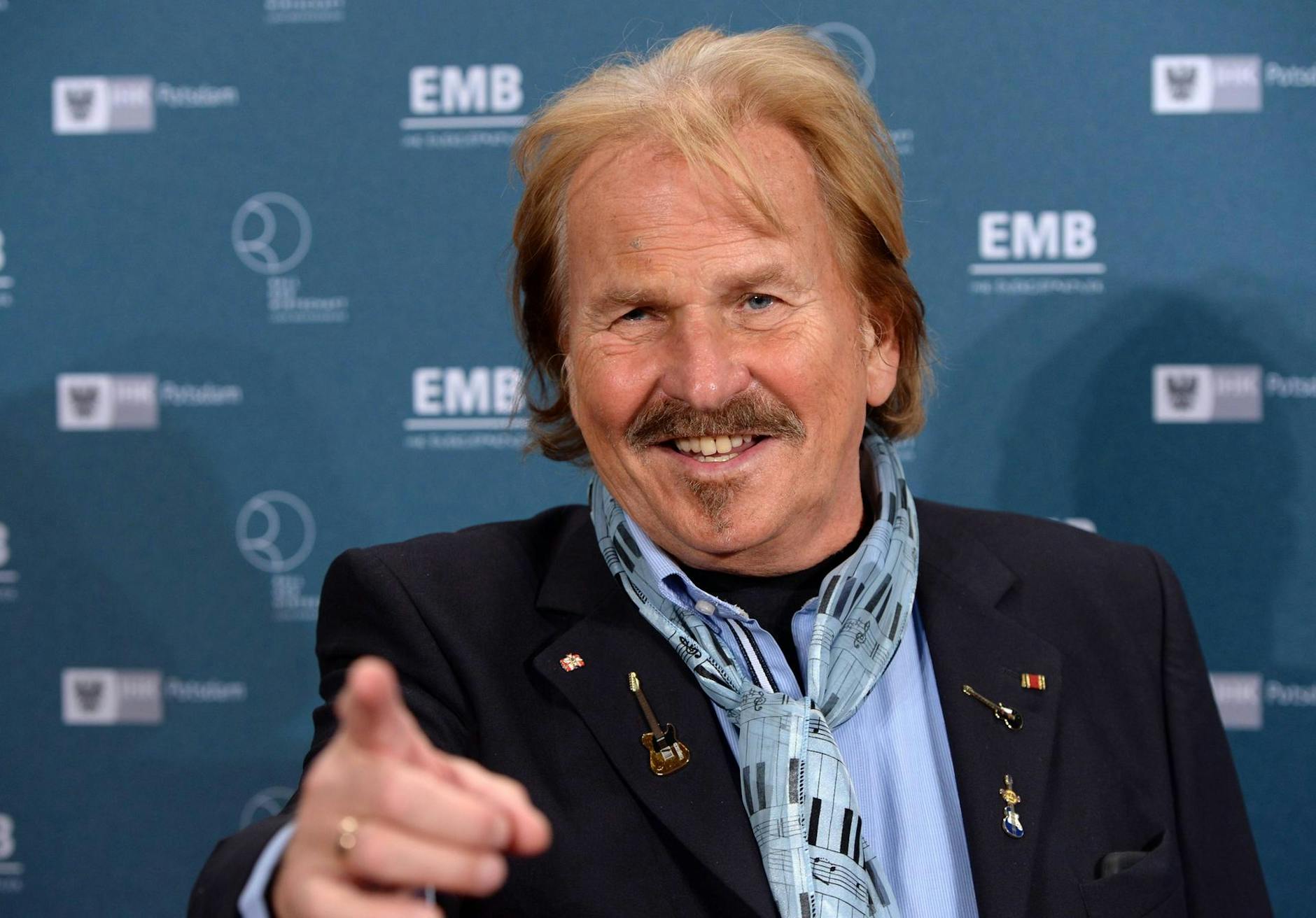 Frank Zander: Kult-Sänger zeigt seine nackte Kunst Frank Zander: Kult-Sänger zeigt seine nackte Kunst