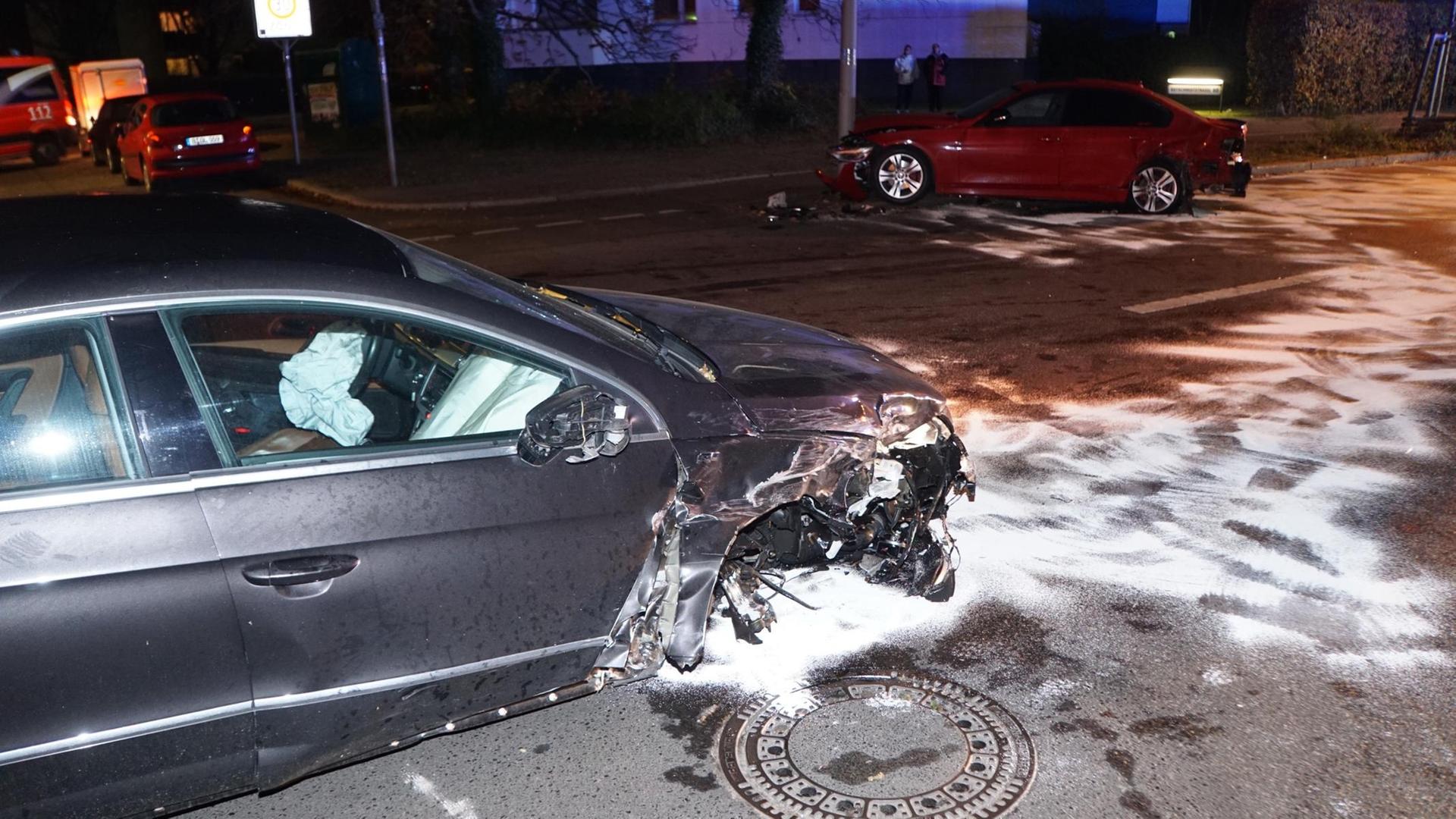 Tierischer Crash In Britz: Fuchs Sorgt Für Zwei Geschrottete Autos Und ...