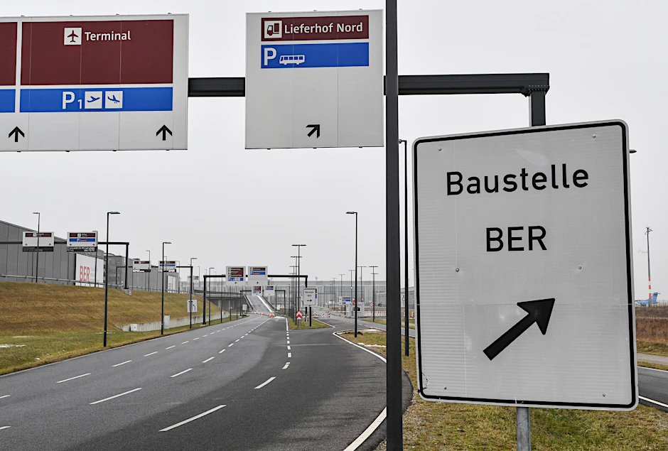 Der berüchtigte Flughafen wird schon länger saniert als er eigentlich gebaut wurde.