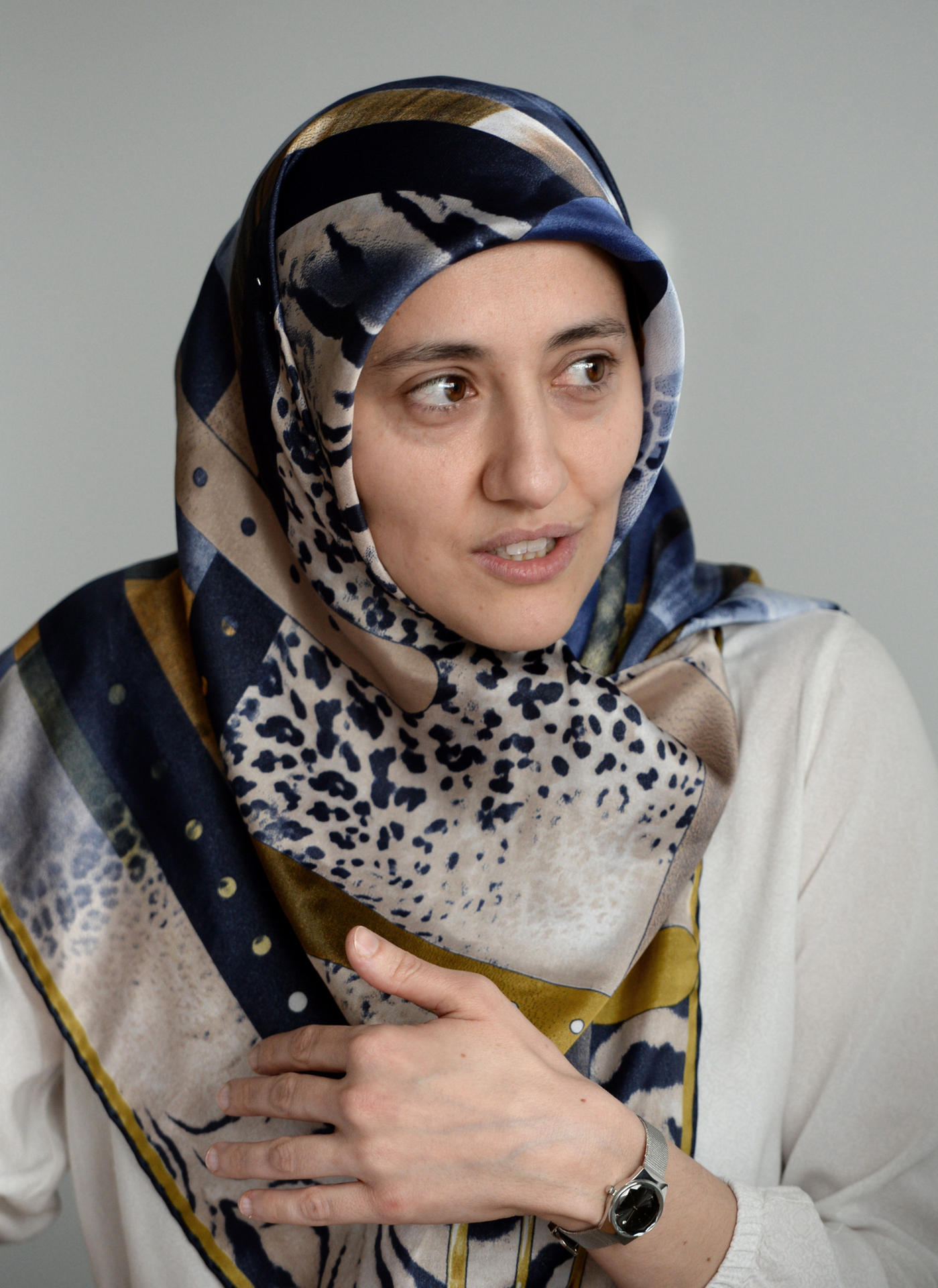 „Ich kann nur durch mein Verhalten Kinder beeinflussen, aber doch nicht durch mein äußeres Erscheinungsbild.“ Zeynep Cetin