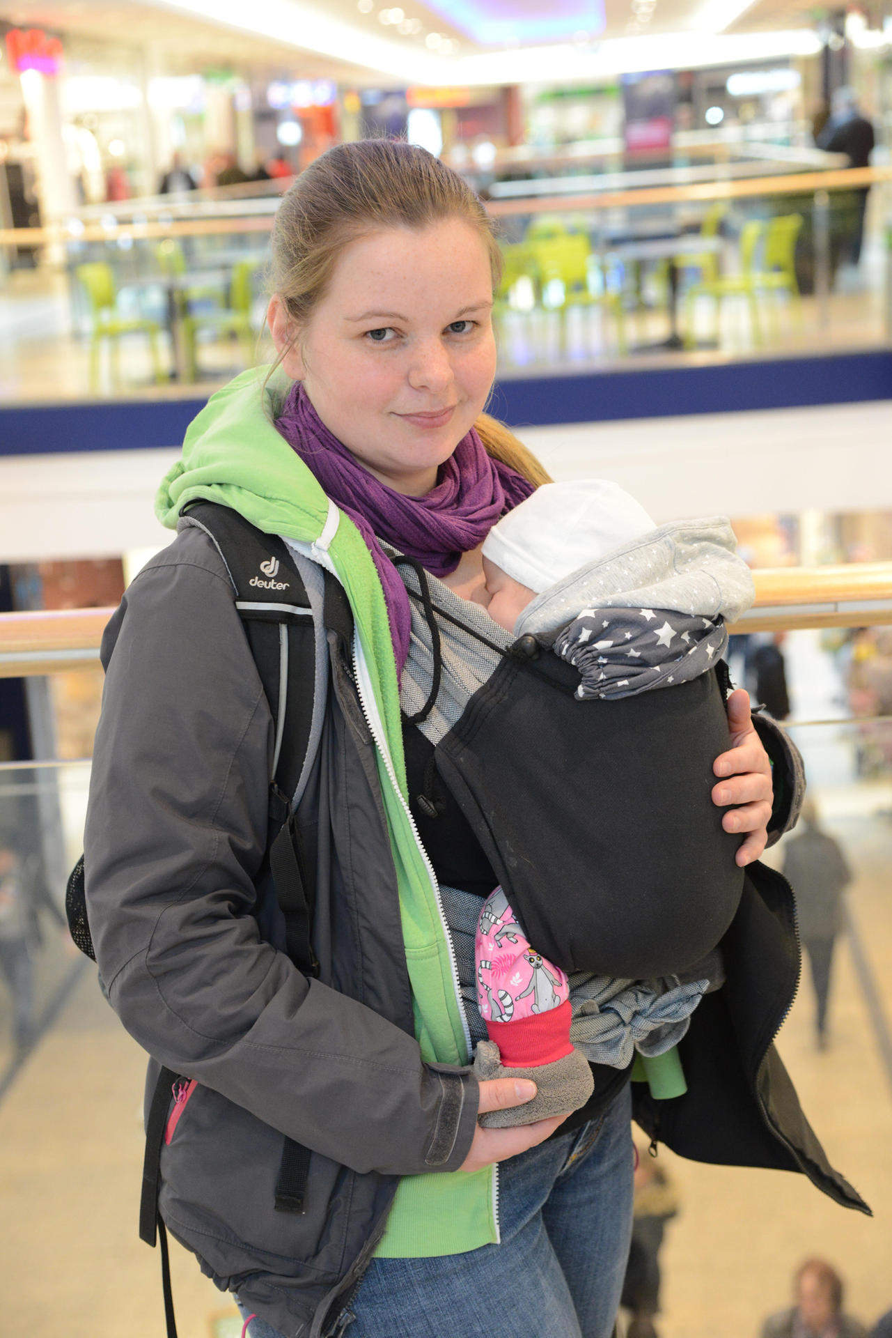 Mein Chef nimmt Rücksicht auf uns: Jessica Brücke (31) aus Marzahn hat für ihre Juna Pauline (2 Monate) eine andere Lösung gefunden. Ihr Chef bei einer Medienagentur ist so kulant, dass sie flexibel arbeiten kann. Aber: „Der Plan hilft allen, die etwa in Schichtsystemen arbeiten.“