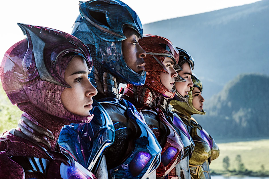 Fünf frische Superhelden, die Rangers: Naomi Scott, RJ Cyler, Dacre Montgomery, Ludi Lin und Becky G.
