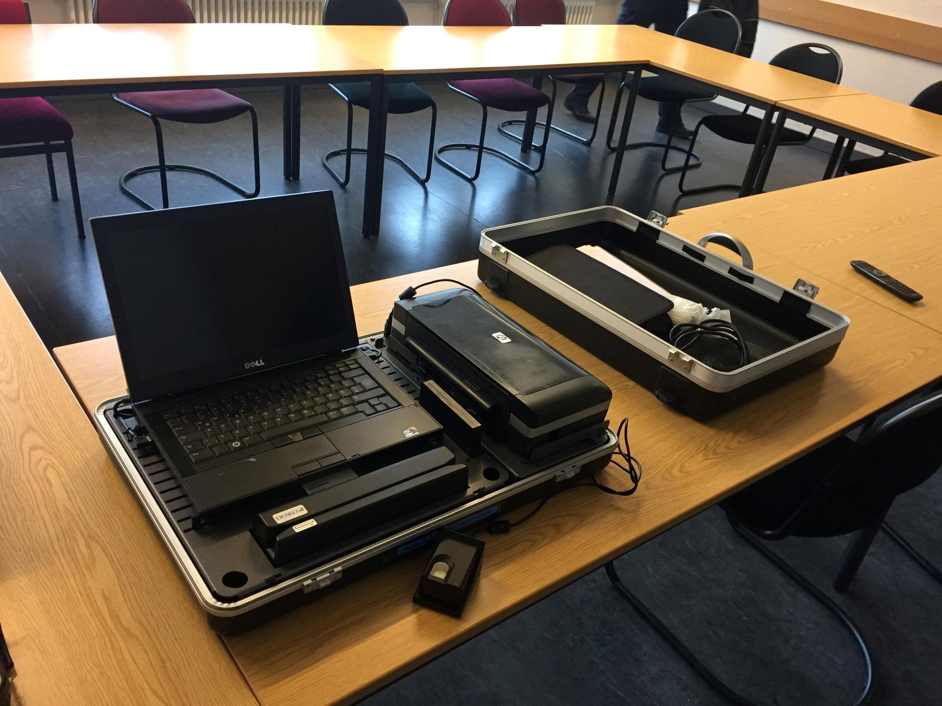 Der Wunderkoffer für die erkennungsdienstliche Behandlung. Polizei und Gewerkschaften fordern Fast-ID für die mobilen Wachen.