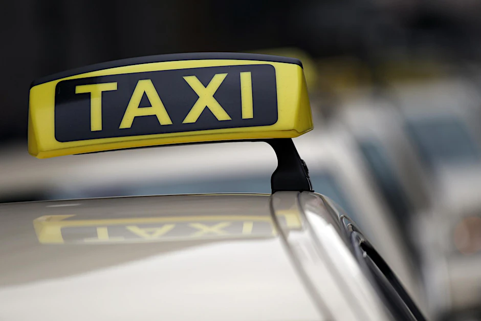 Ein Taxi in Berlin (Symbolbild).