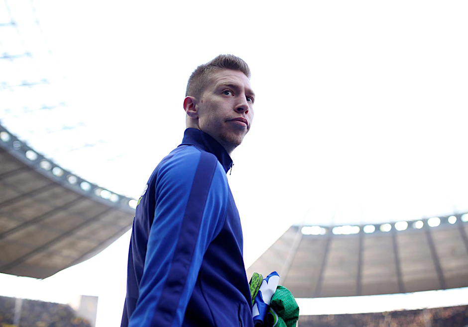 Mitchell Weiser (o.) wackelt für das Spiel Sonnabend in Köln.