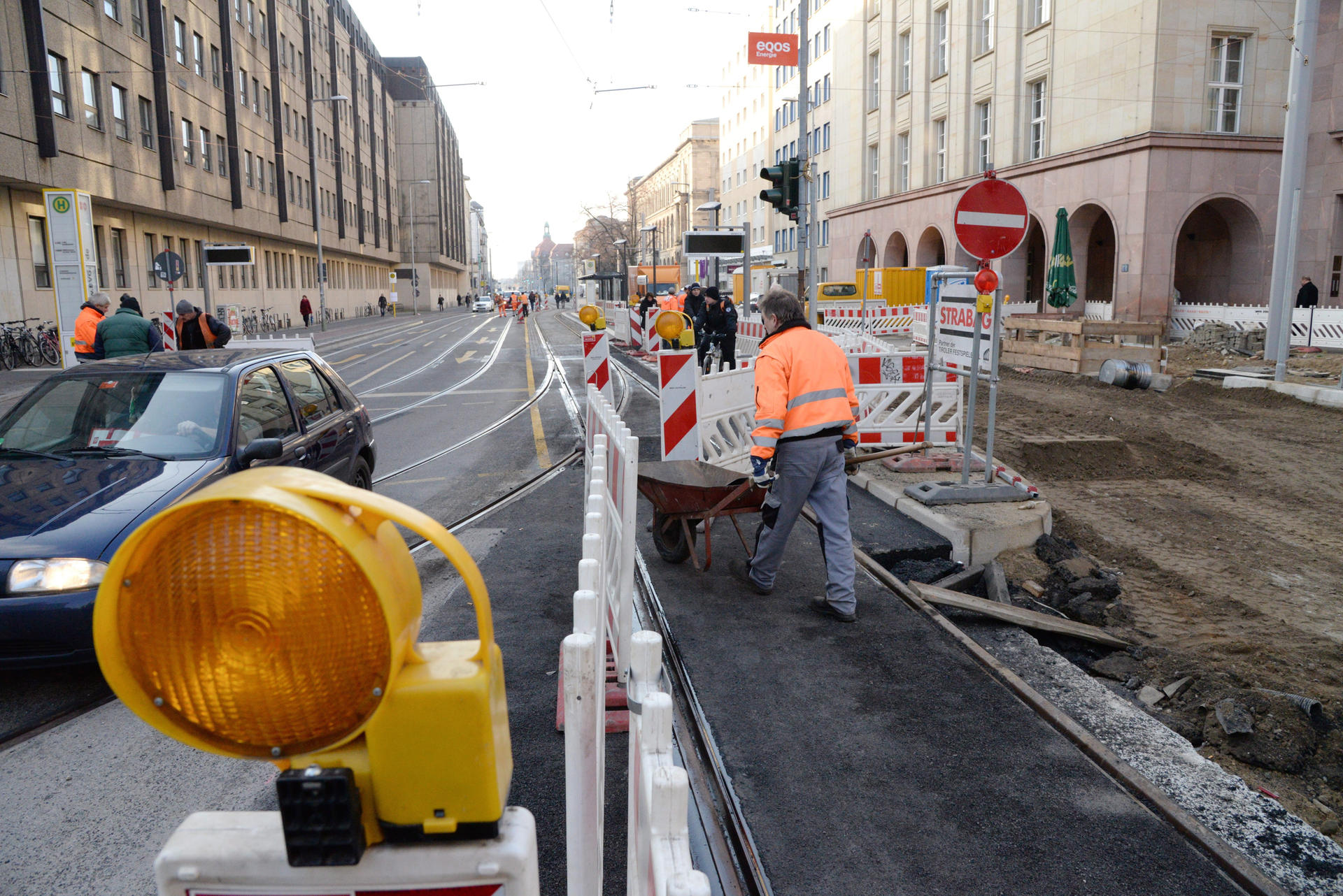 Wo 2014 Bauarbeiter werkelten, fahren jetzt volle Bahnen.