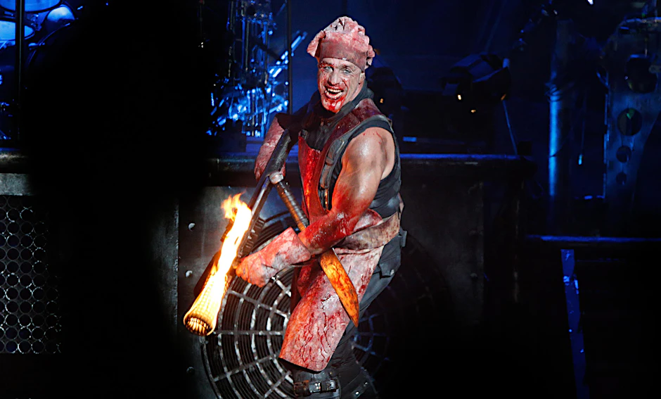 Simone Thomalla und Björn Casapietra stritten im Internet über eine  Rammstein-Kritik.